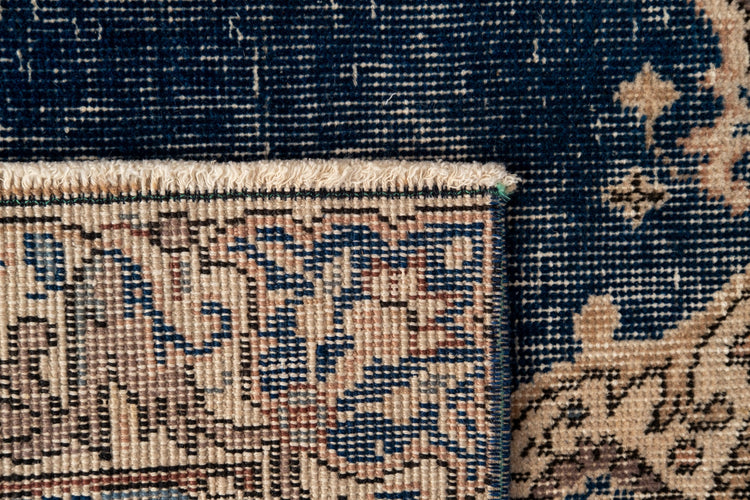 Vintage Turkish Rug Pernis