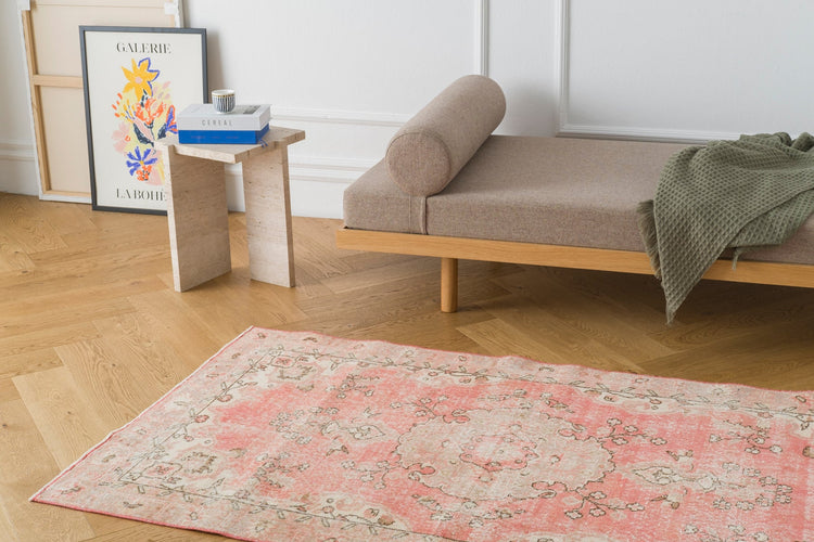 Vintage Distressed Rug Adruaztof