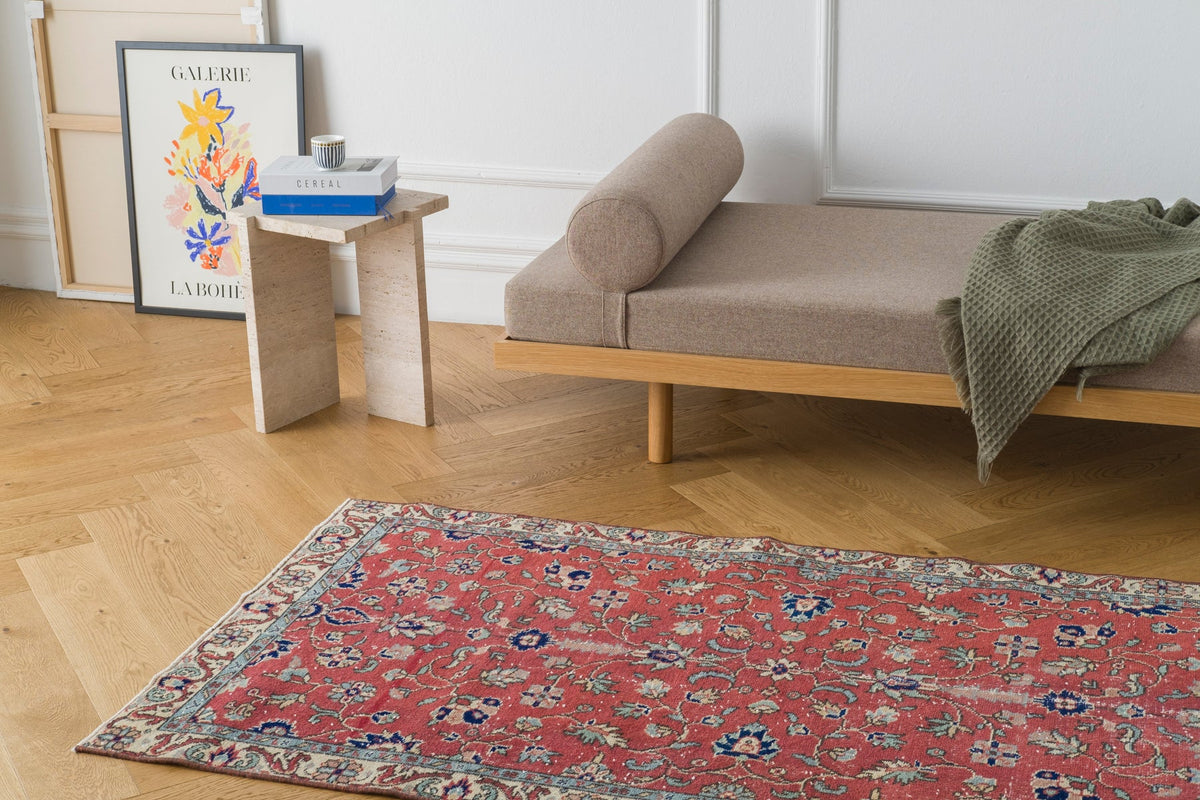 Vintage Distressed Rug Daeneiros