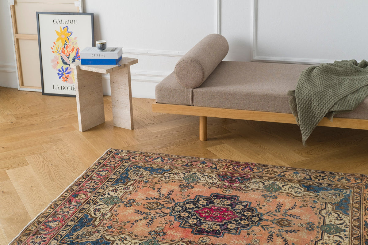 Vintage Distressed Rug Chyloeus
