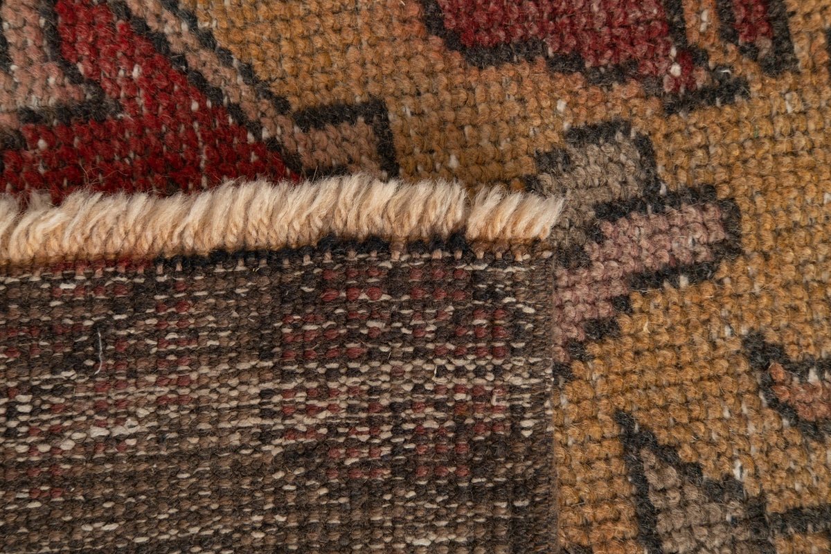 Vintage Distressed Rug Heleri