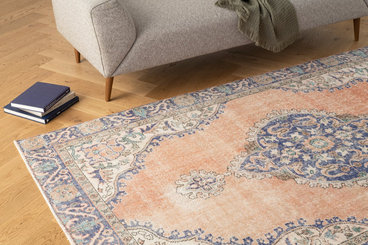 Vintage Distressed Rug Ivanitchka