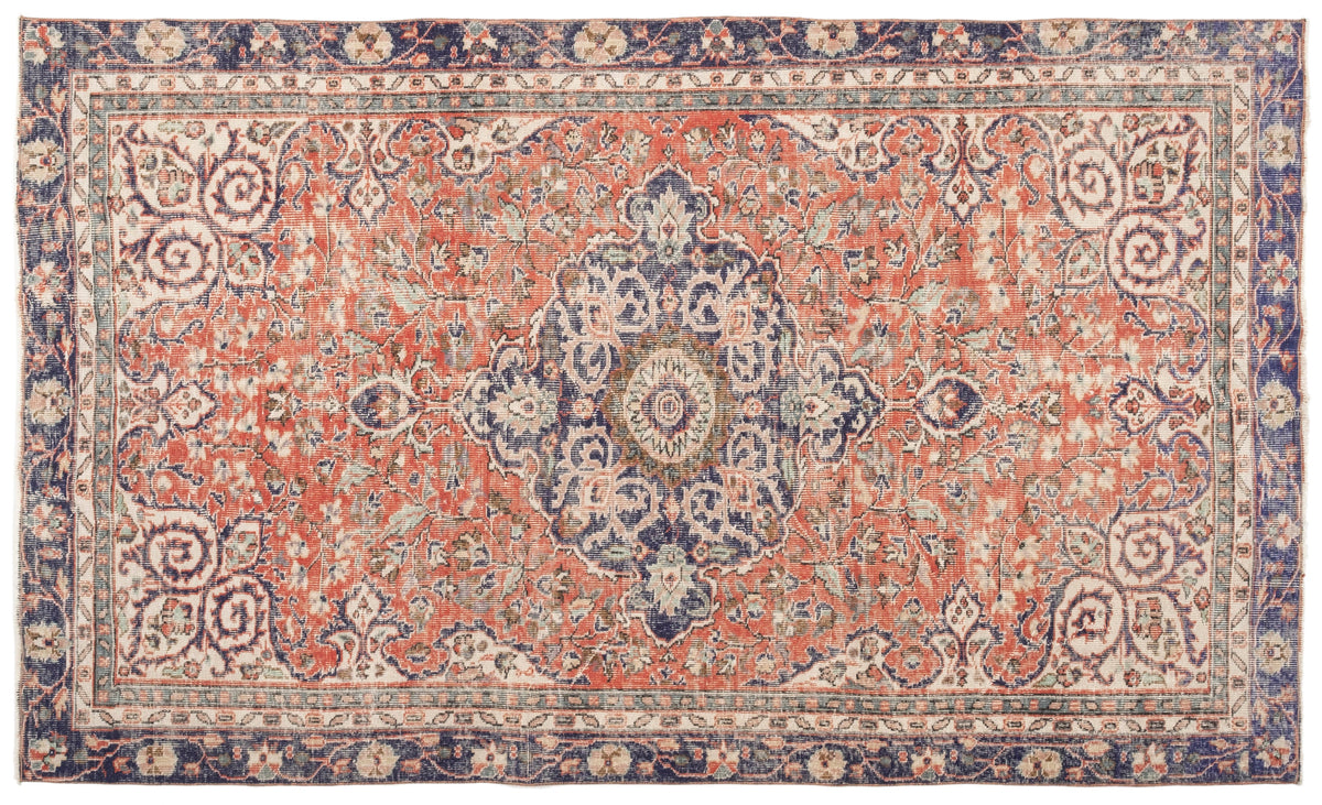 Vintage Distressed Rug Gunnsteinn