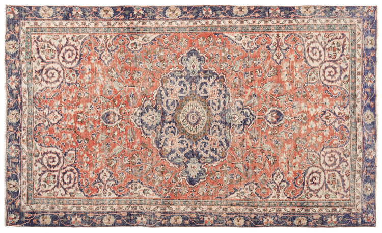 Vintage Distressed Rug Gunnsteinn