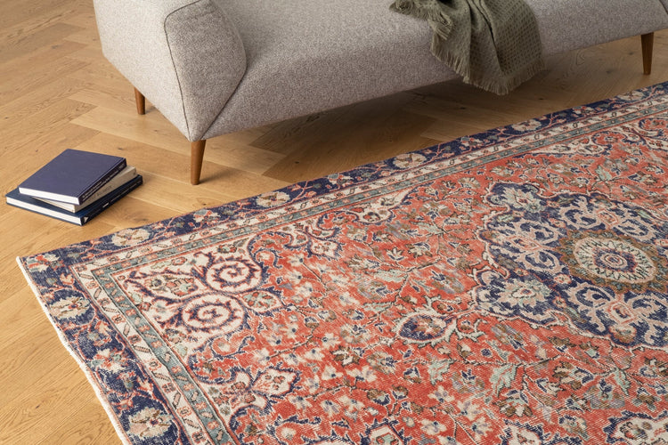 Vintage Distressed Rug Gunnsteinn