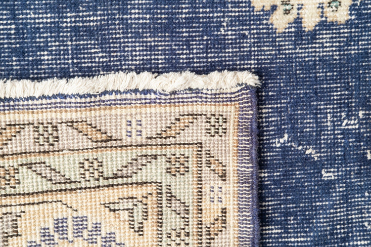 Vintage Distressed Rug Stojka