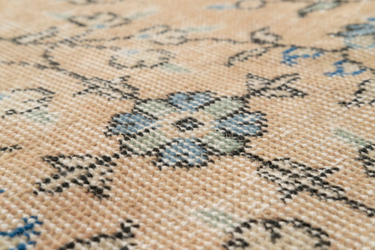 Vintage Distressed Rug Kalja