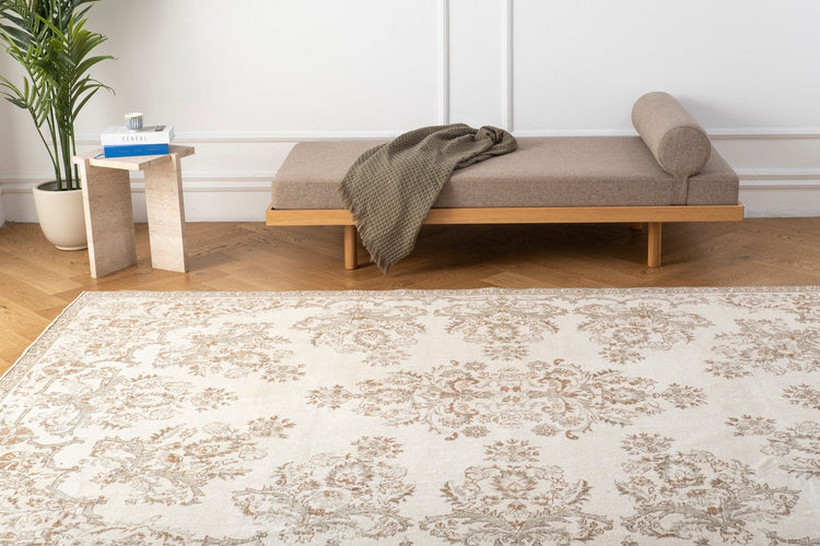 Vintage Distressed Rug Salira