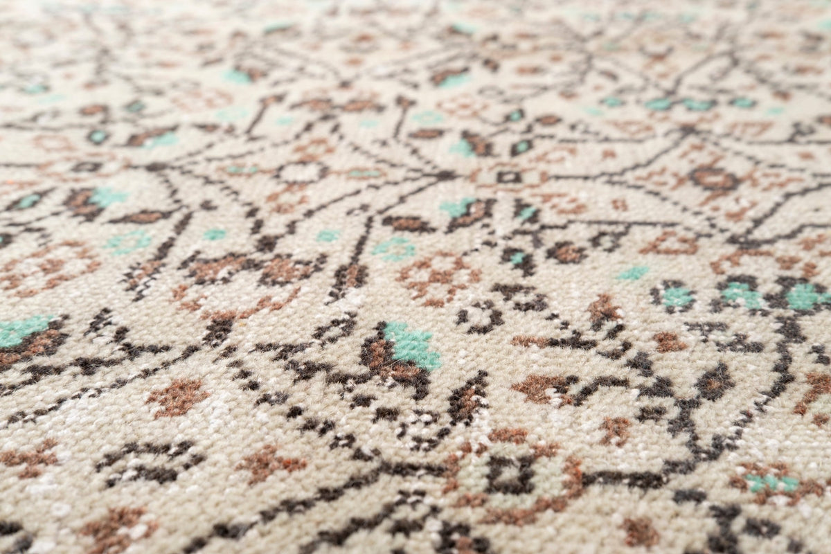 Vintage Distressed Rug Gryron