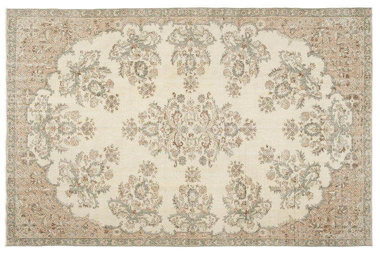 Vintage Distressed Rug Boze