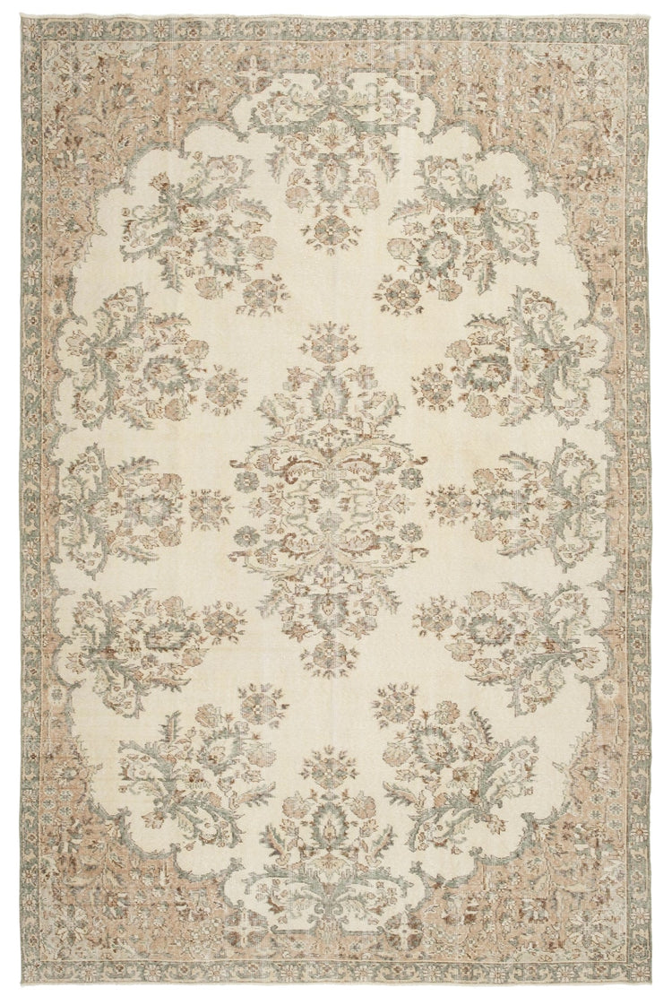 Vintage Distressed Rug Boze