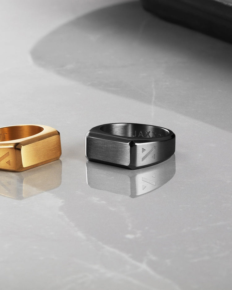 Signet Ring Black - JAXXON