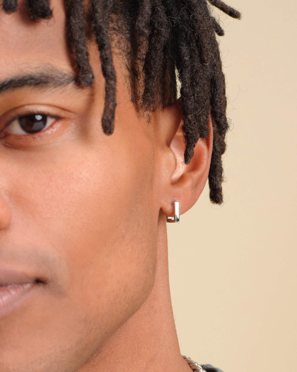 Square Huggie Earrings - Silver - JAXXON