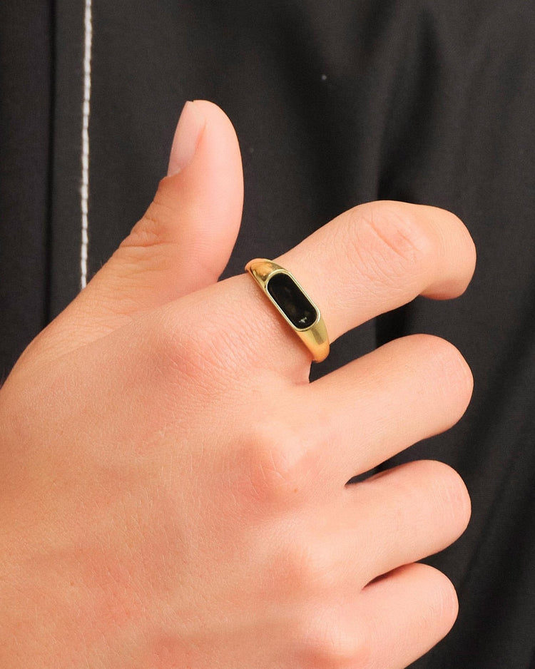 Stadium Signet Ring Gold - JAXXON