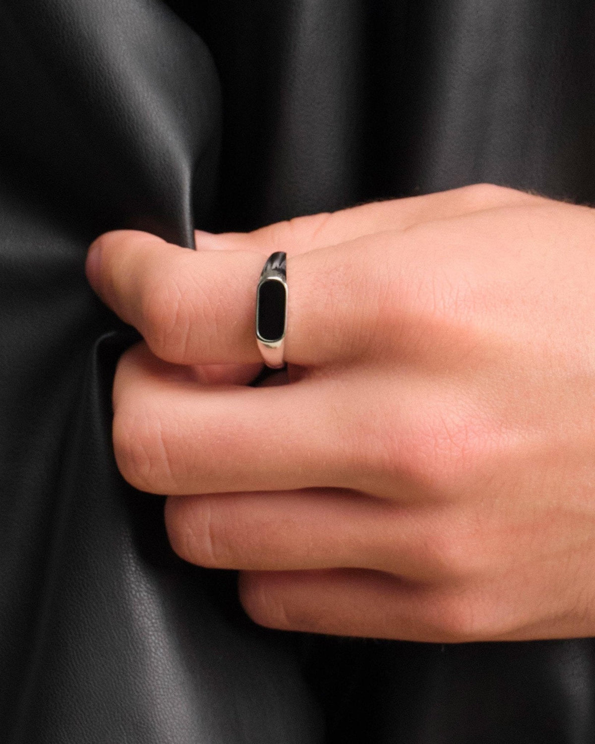 Stadium Signet Ring Silver - JAXXON