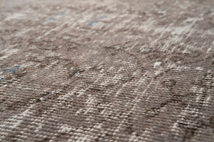 Vintage Distressed Rug Maximilienne