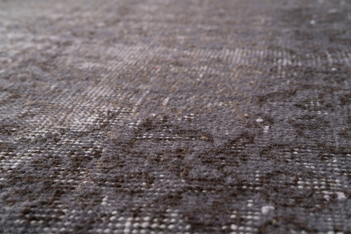 Vintage Distressed Rug Suniti