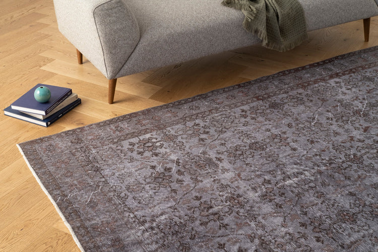 Vintage Distressed Rug Aliyya