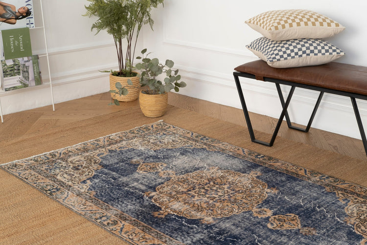 Vintage Distressed Rug Sirke