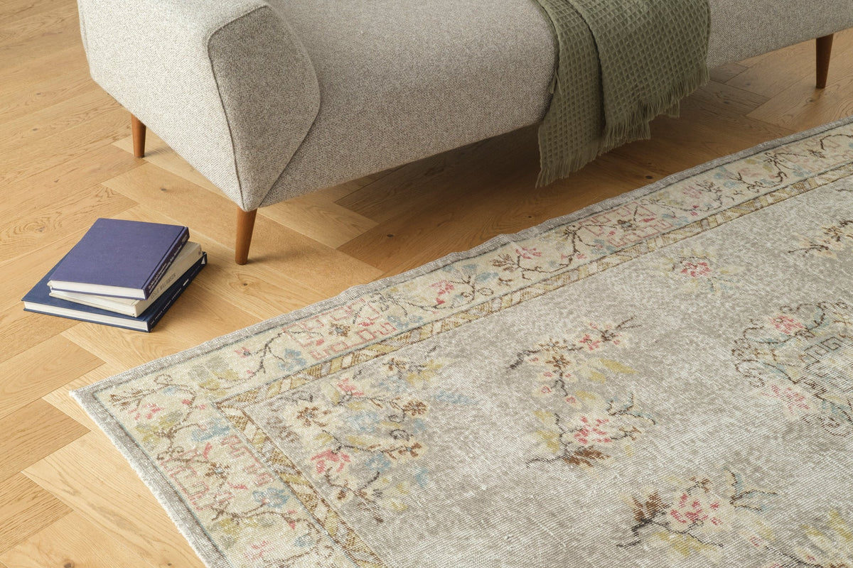 Vintage Distressed Rug Fortunee