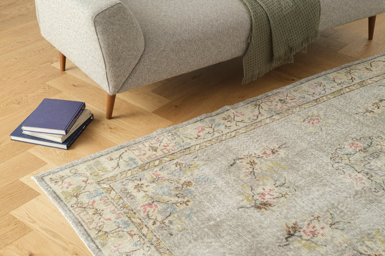 Vintage Distressed Rug Fortunee