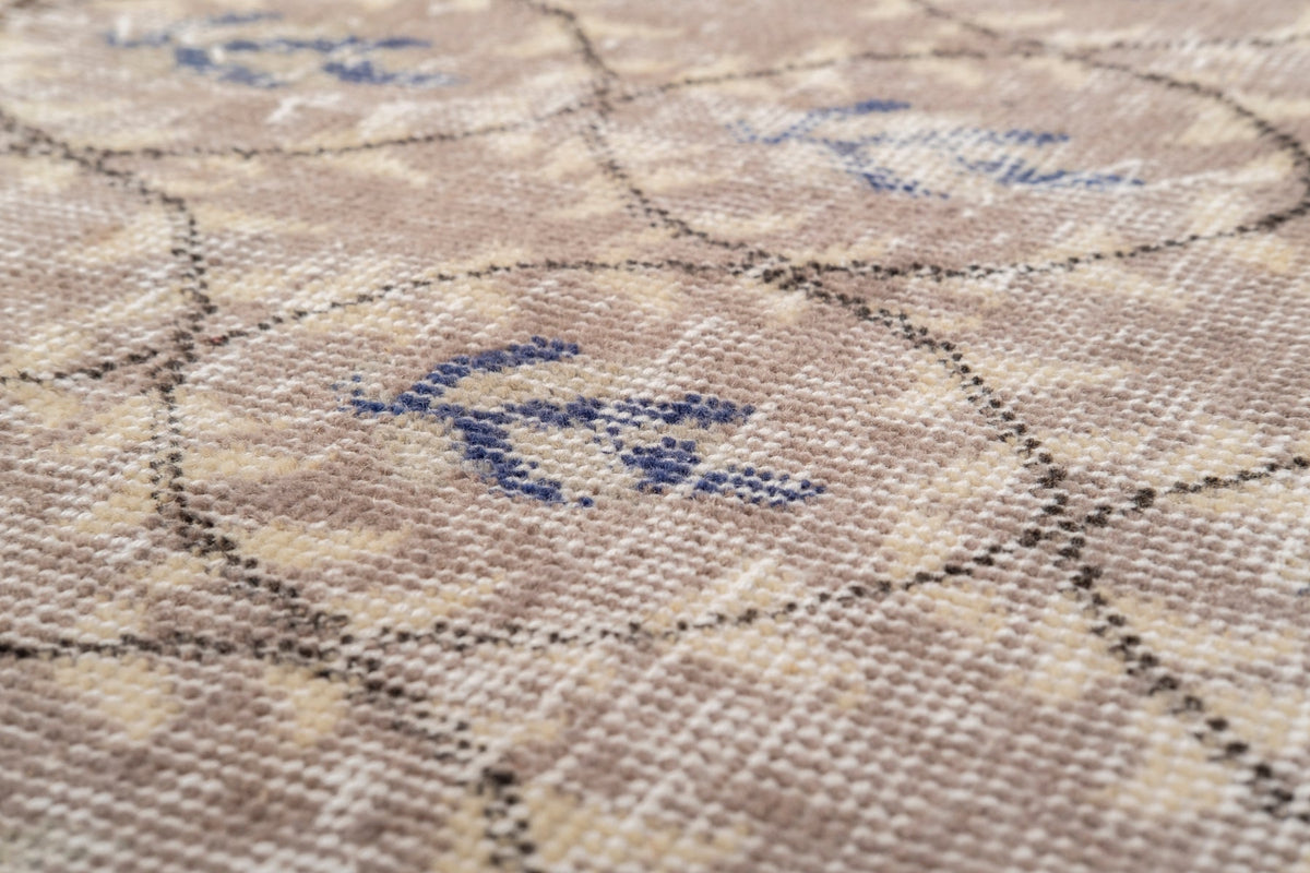 Vintage Distressed Rug Deya