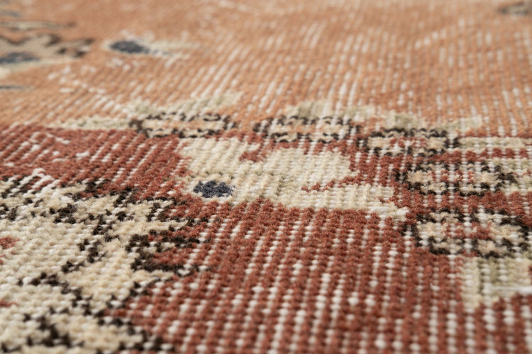 Vintage Distressed Rug Japke