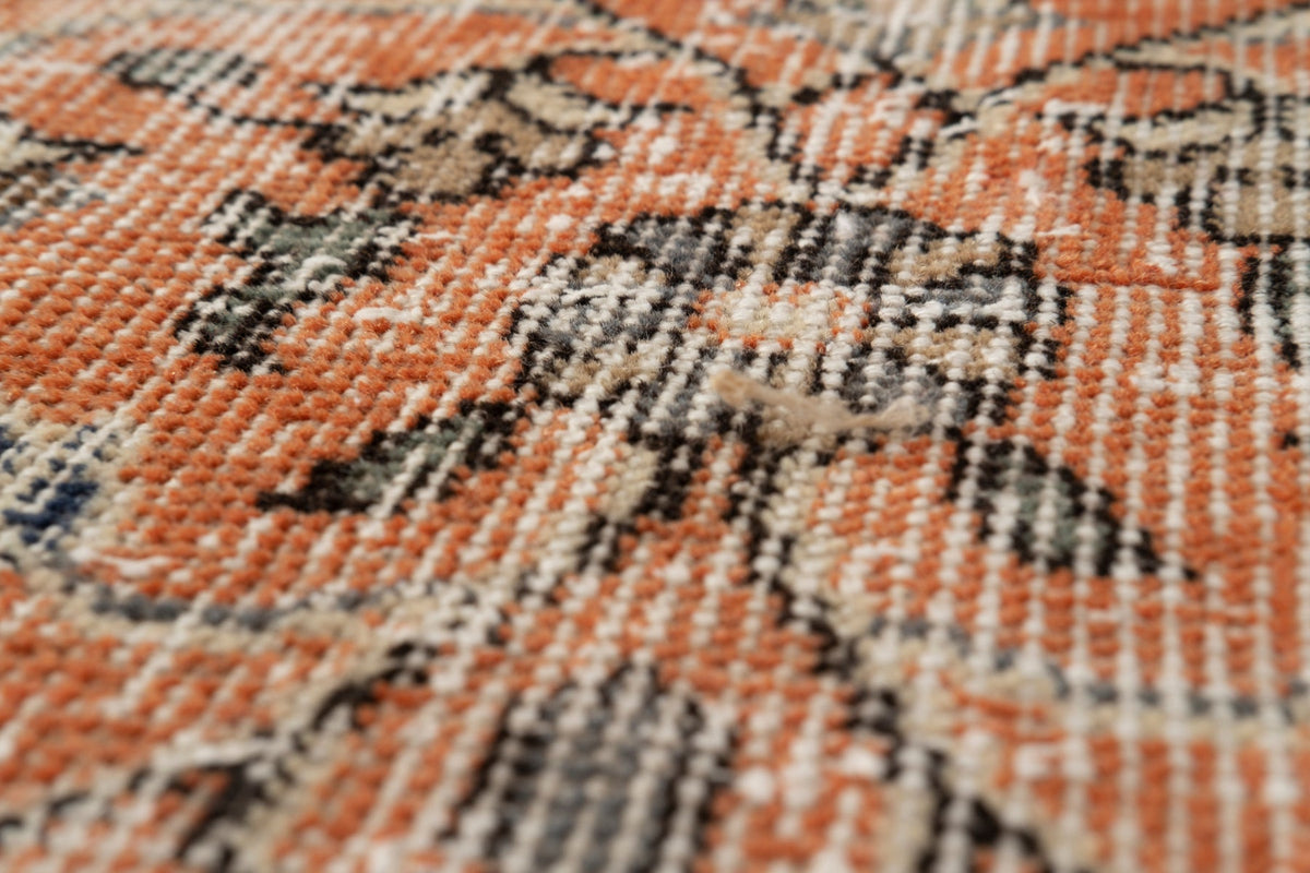 Vintage Distressed Rug Frohmut