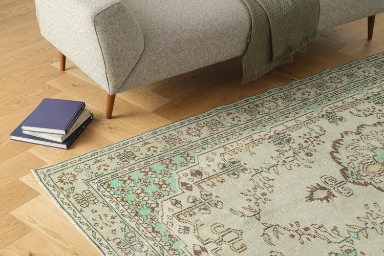 Vintage Distressed Rug Isolina