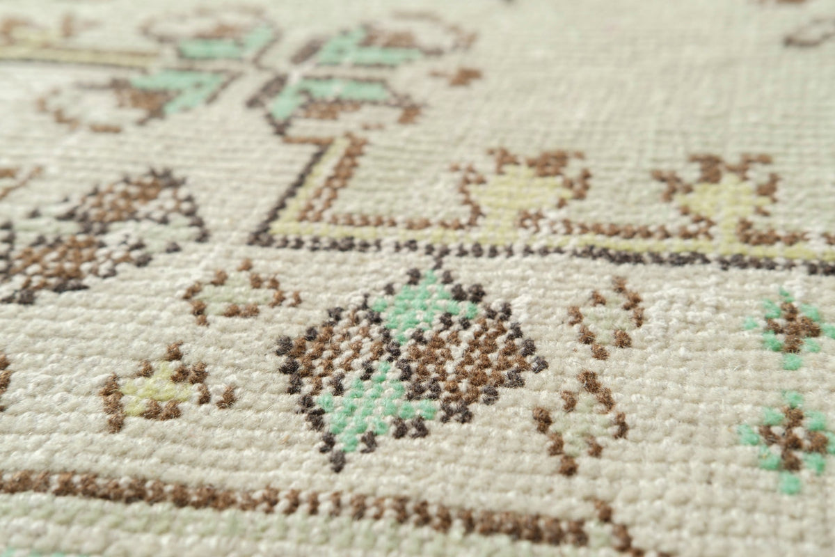 Vintage Distressed Rug Isolina