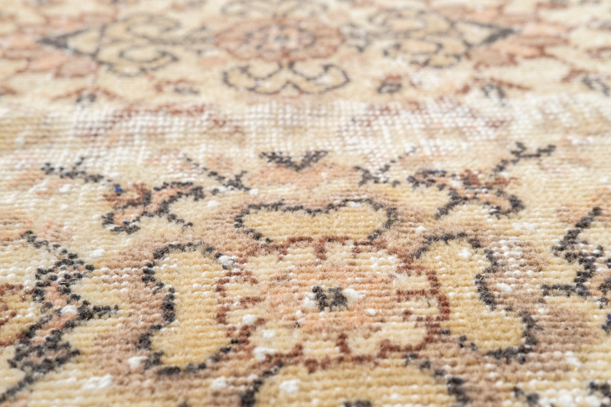 Vintage Persian Rug Vigilo