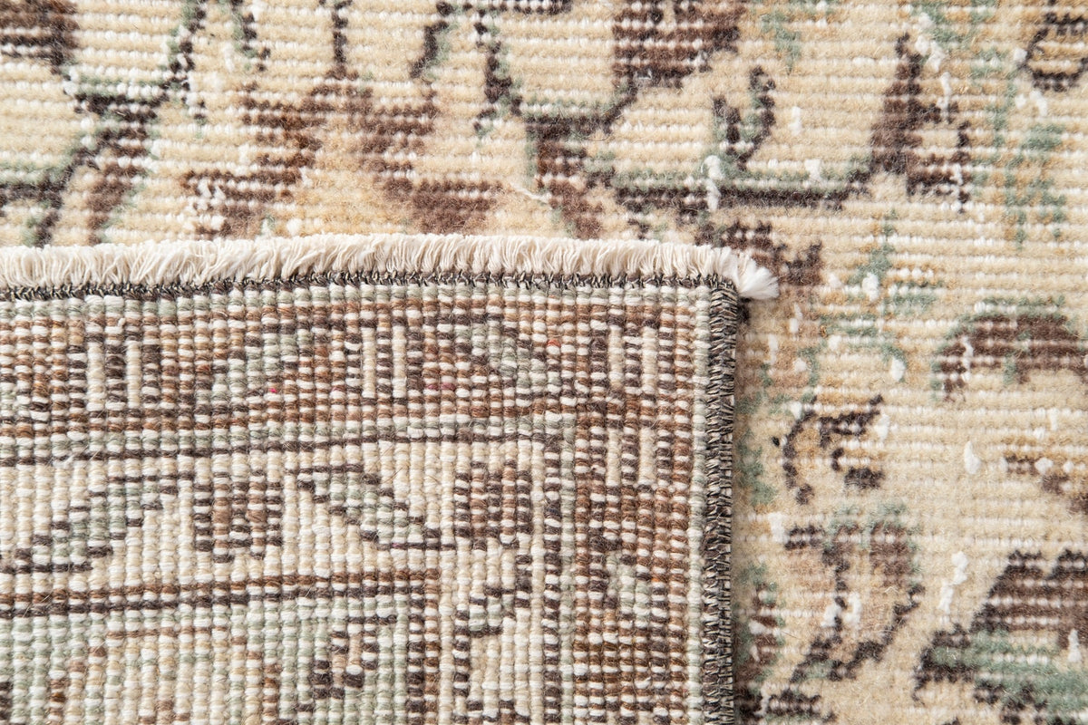 Vintage Distressed Rug Aniva