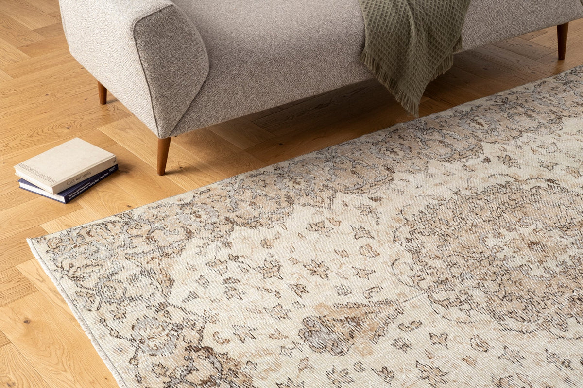 Vintage Distressed Rug Xylonor