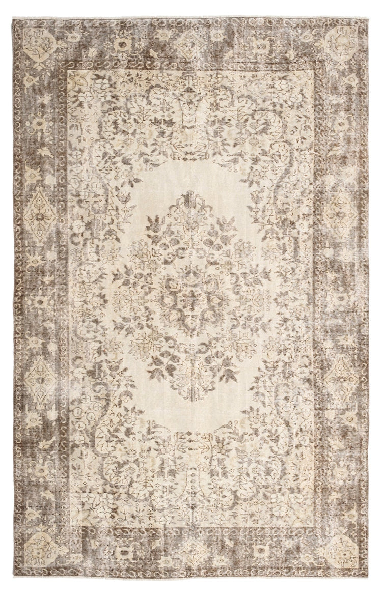 Vintage Distressed Rug Wyloris