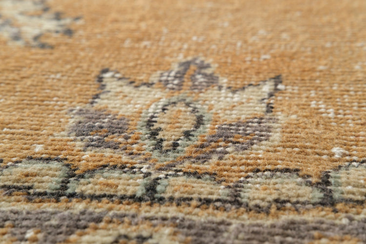 Vintage Distressed Rug Milvio