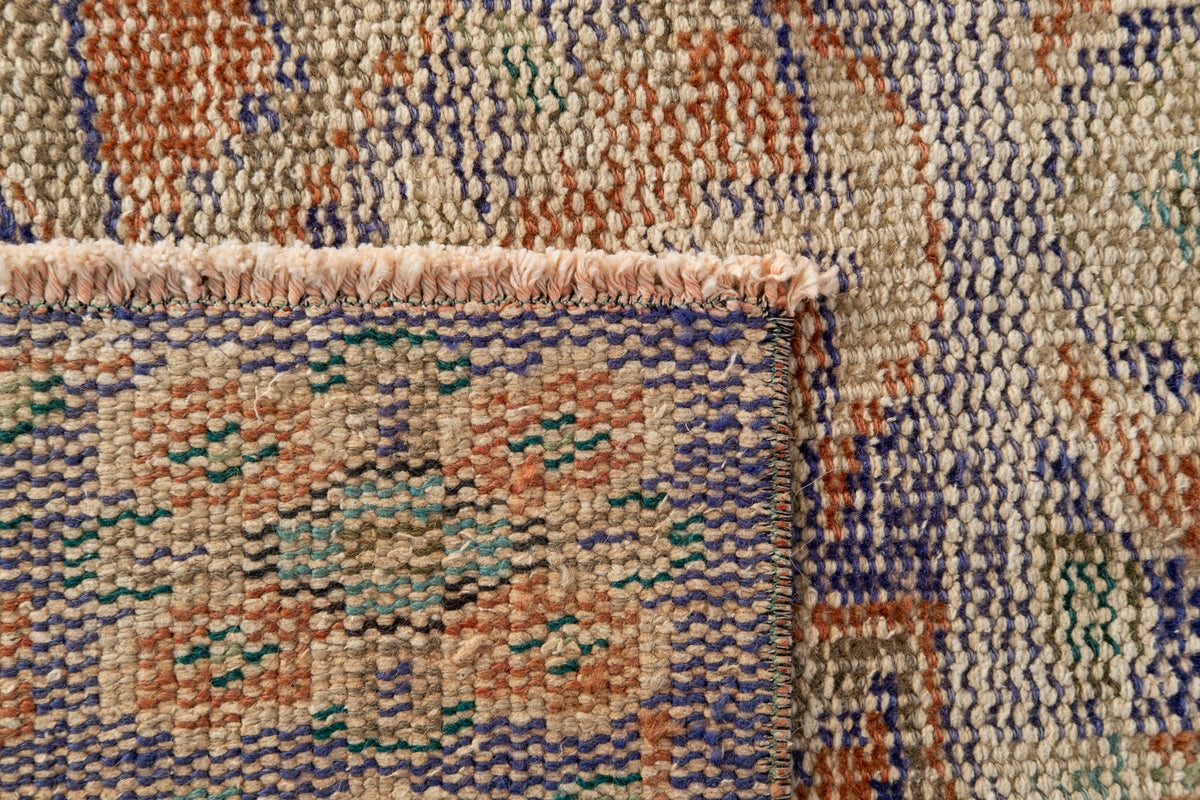 Vintage Distressed Rug Evlian