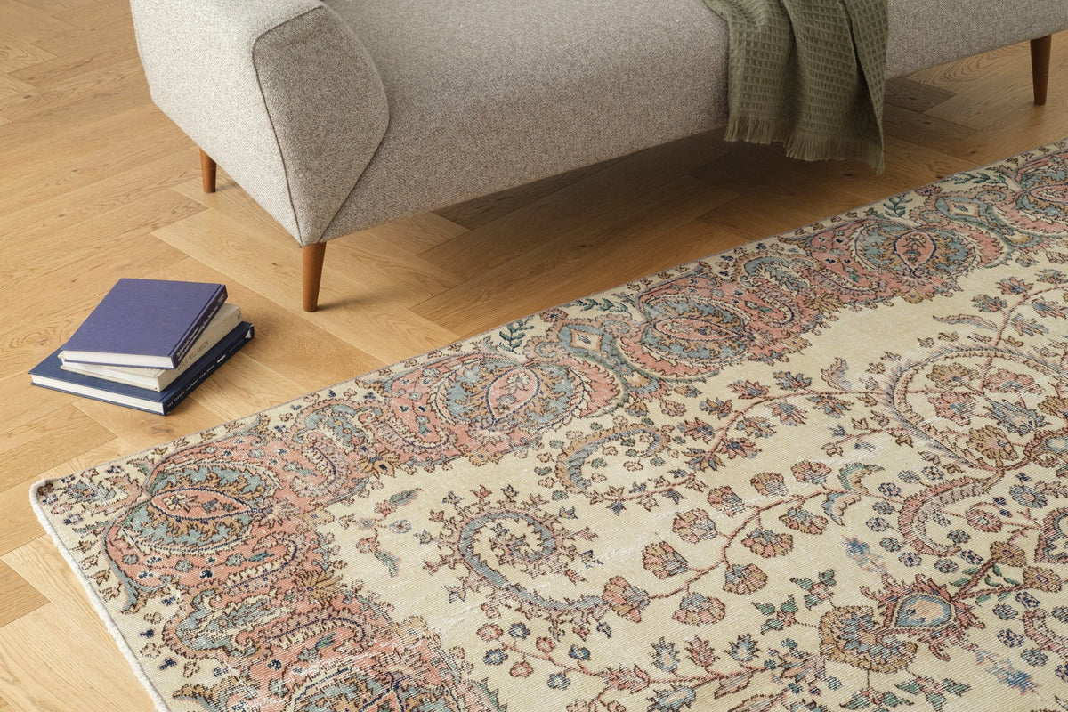 Vintage Distressed Rug Ljubomira