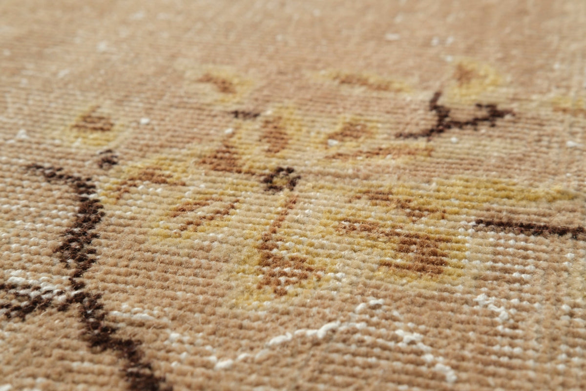 Vintage Distressed Rug Daler