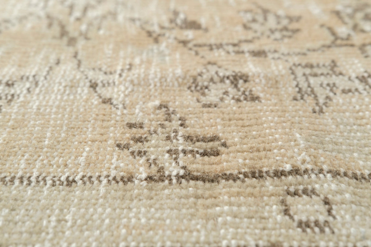 Vintage Distressed Rug Menk
