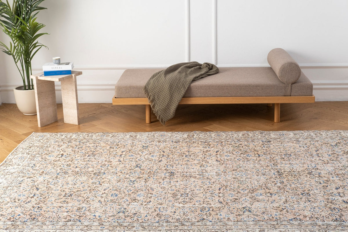 Vintage Distressed Rug Tonara
