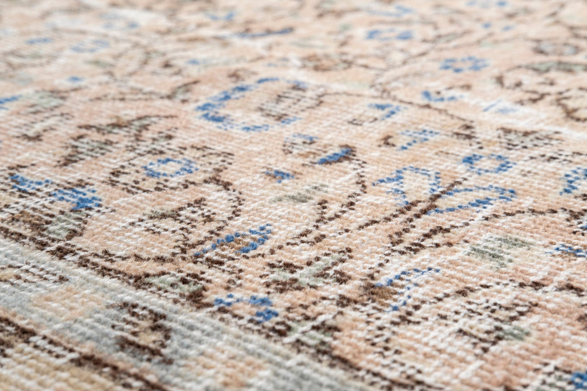 Vintage Distressed Rug Tonara