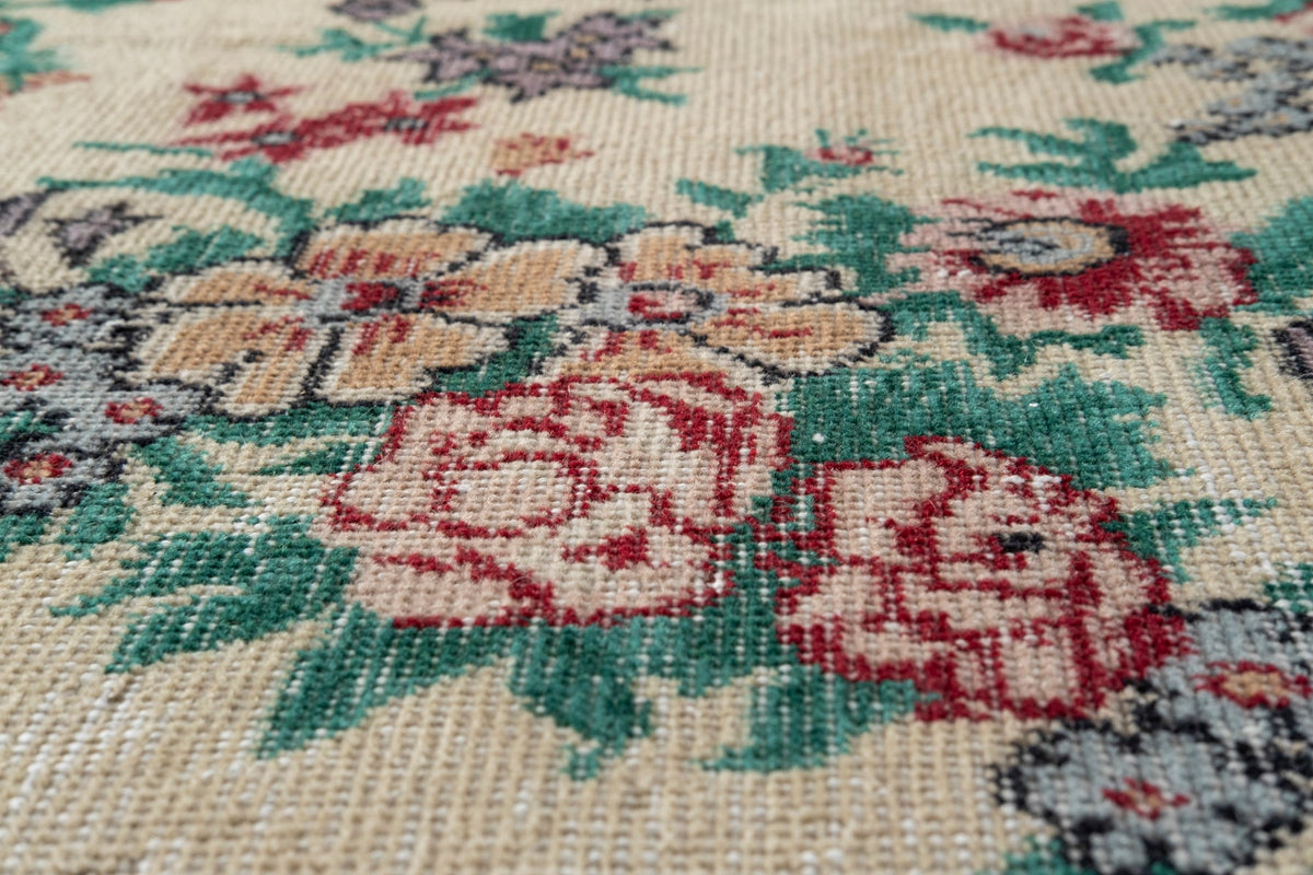 Vintage Distressed Rug Wirval