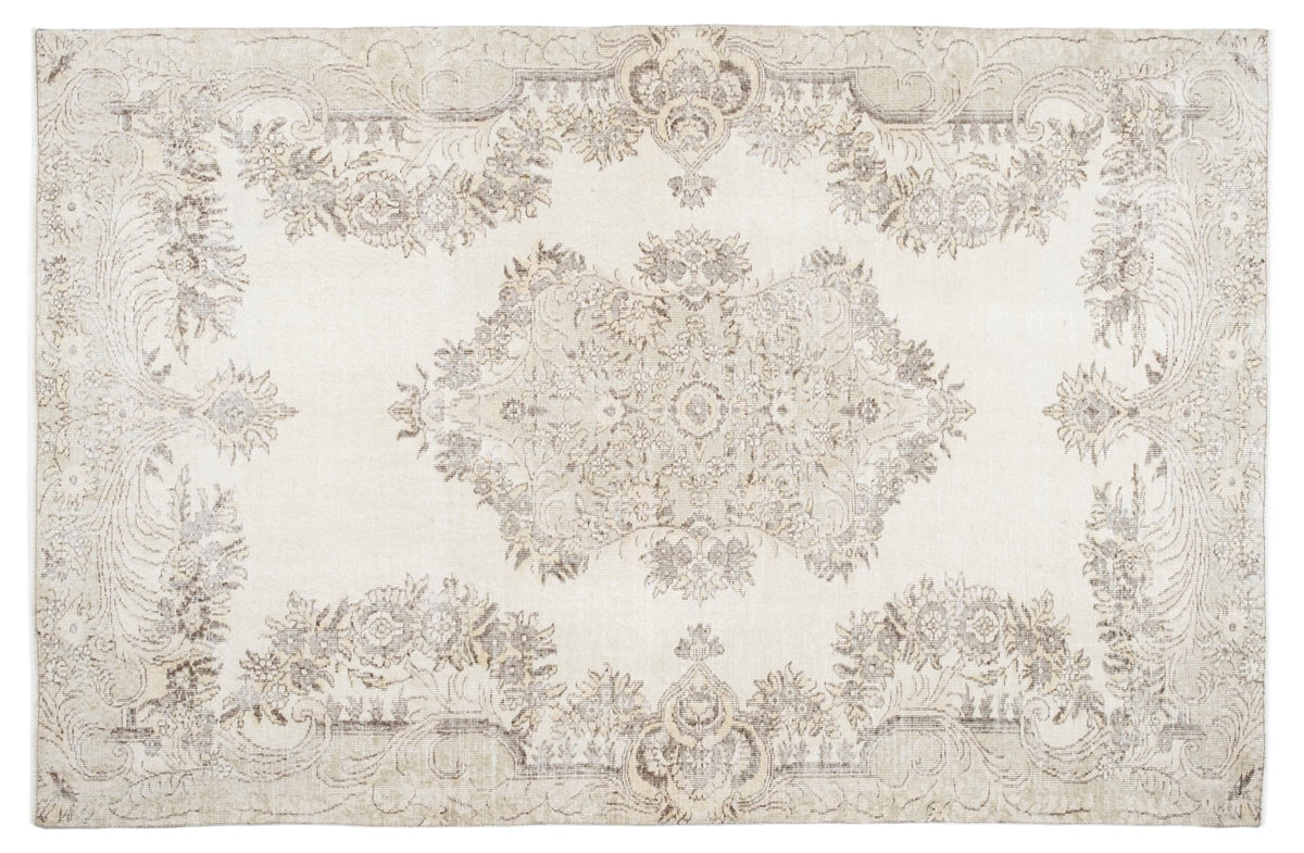 Vintage Distressed Rug Jonvar