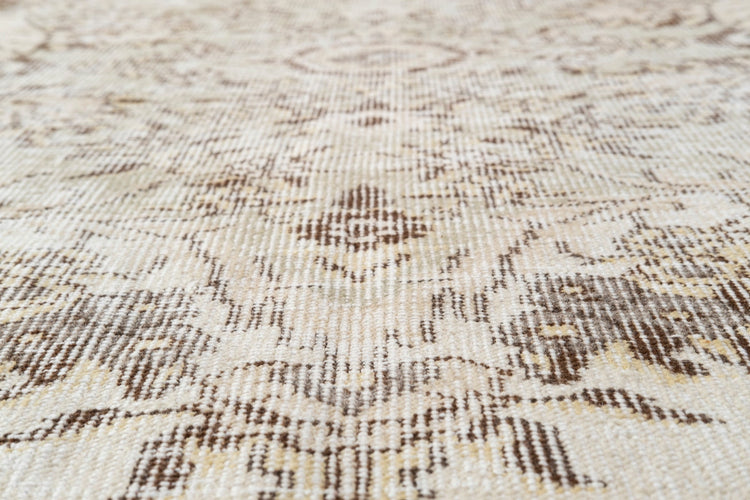 Vintage Distressed Rug Jonvar