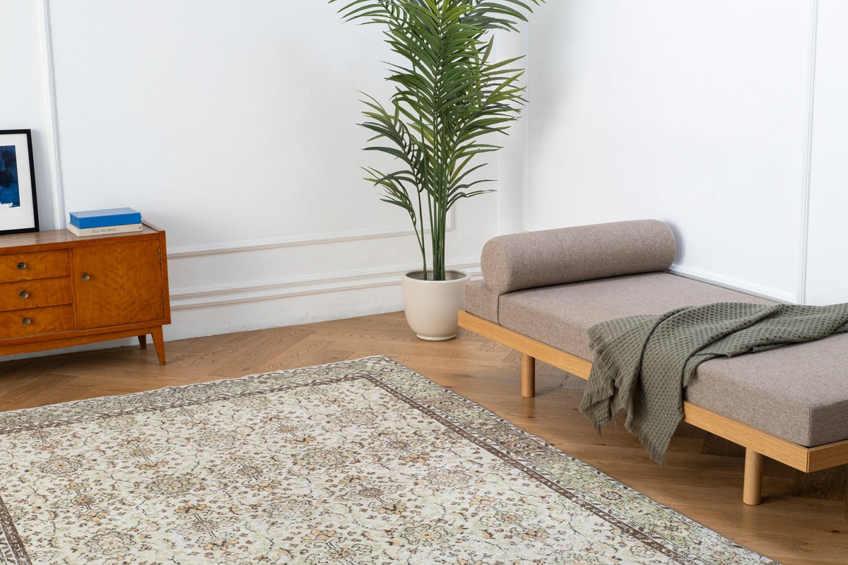 Vintage Distressed Rug Dolren