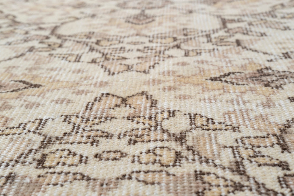 Vintage Distressed Rug Dorvel