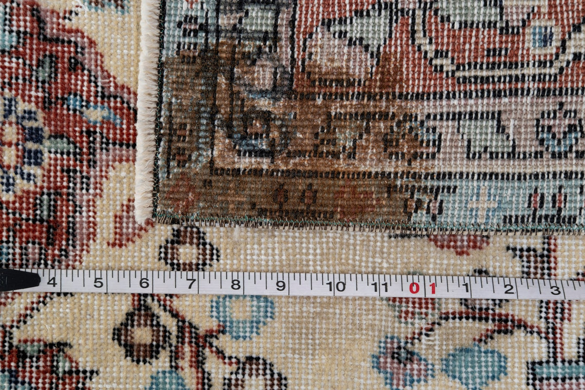 Vintage Distressed Rug Tynirae