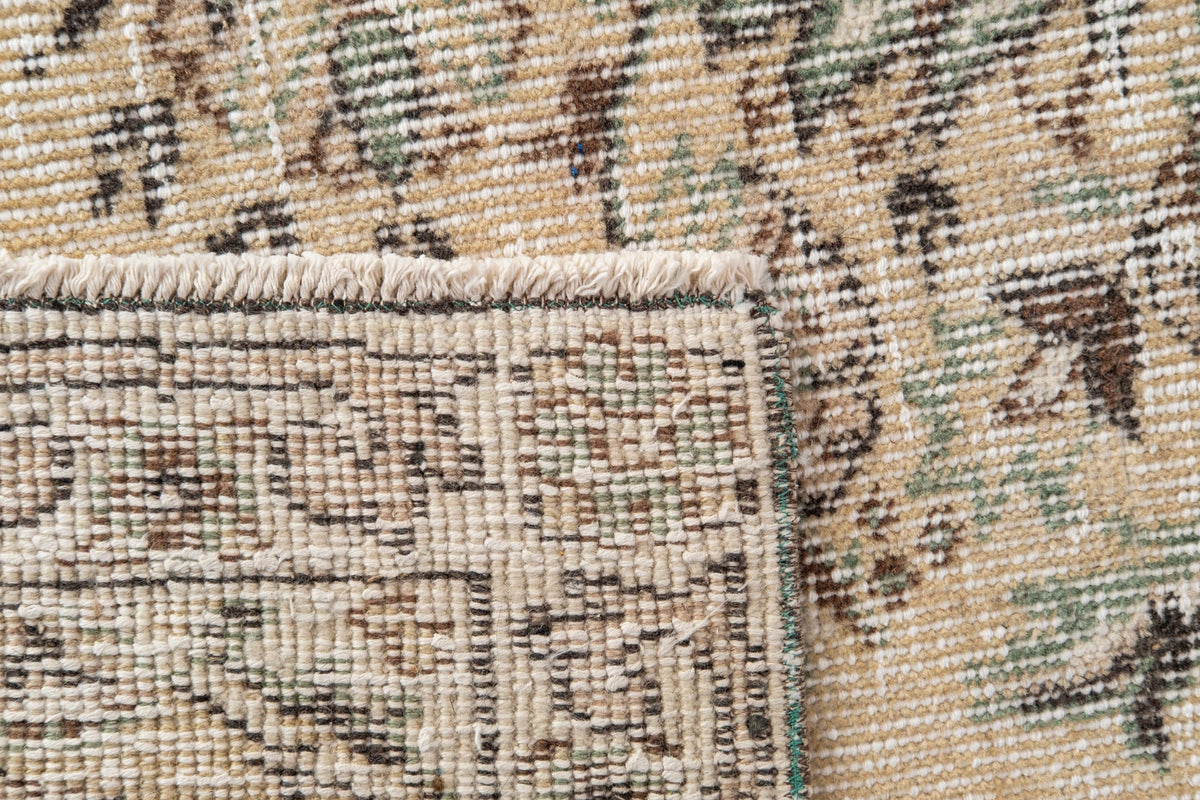 Vintage Distressed Rug Rylia