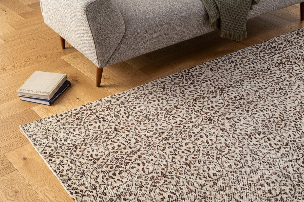 Vintage Distressed Rug Holris