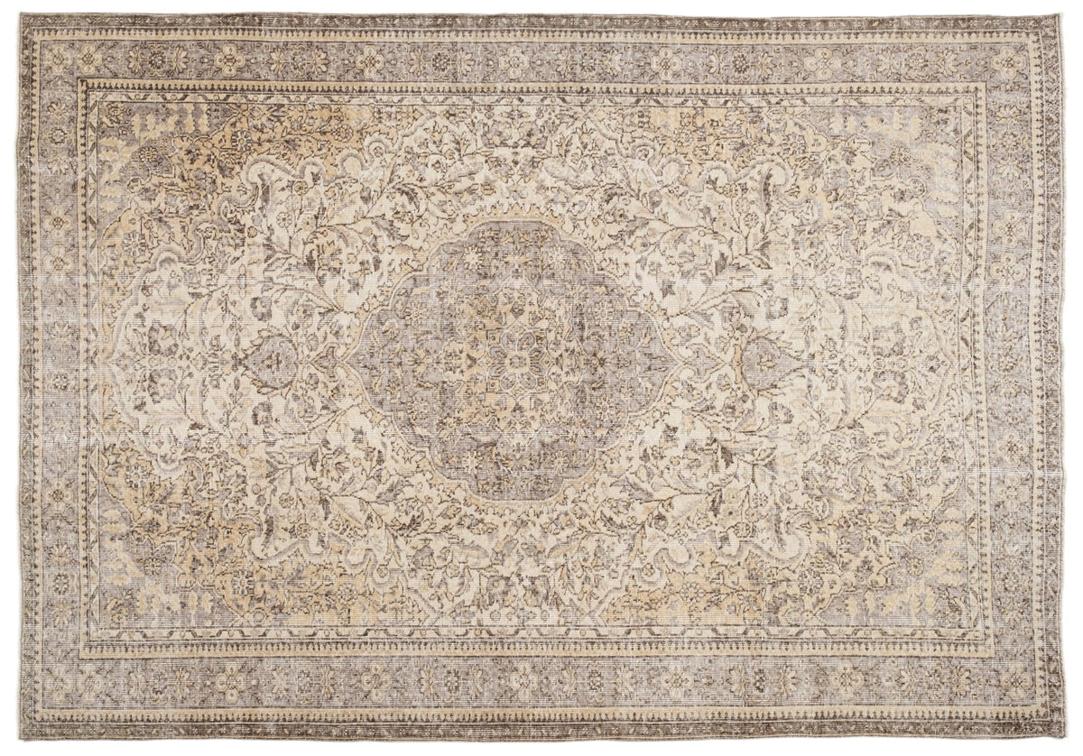 Vintage Distressed Rug Forial